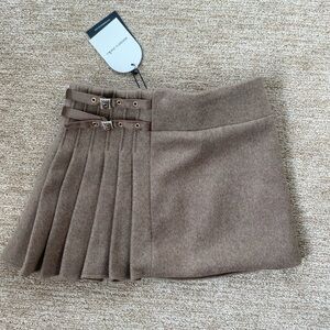 Elegant Designer Tan Mini Skirt with Pleats